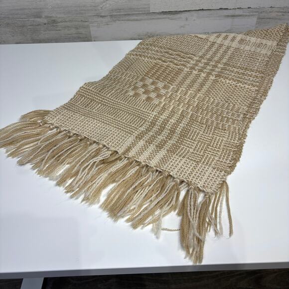 Sweater Style Table Runner - Picture 2 of 4